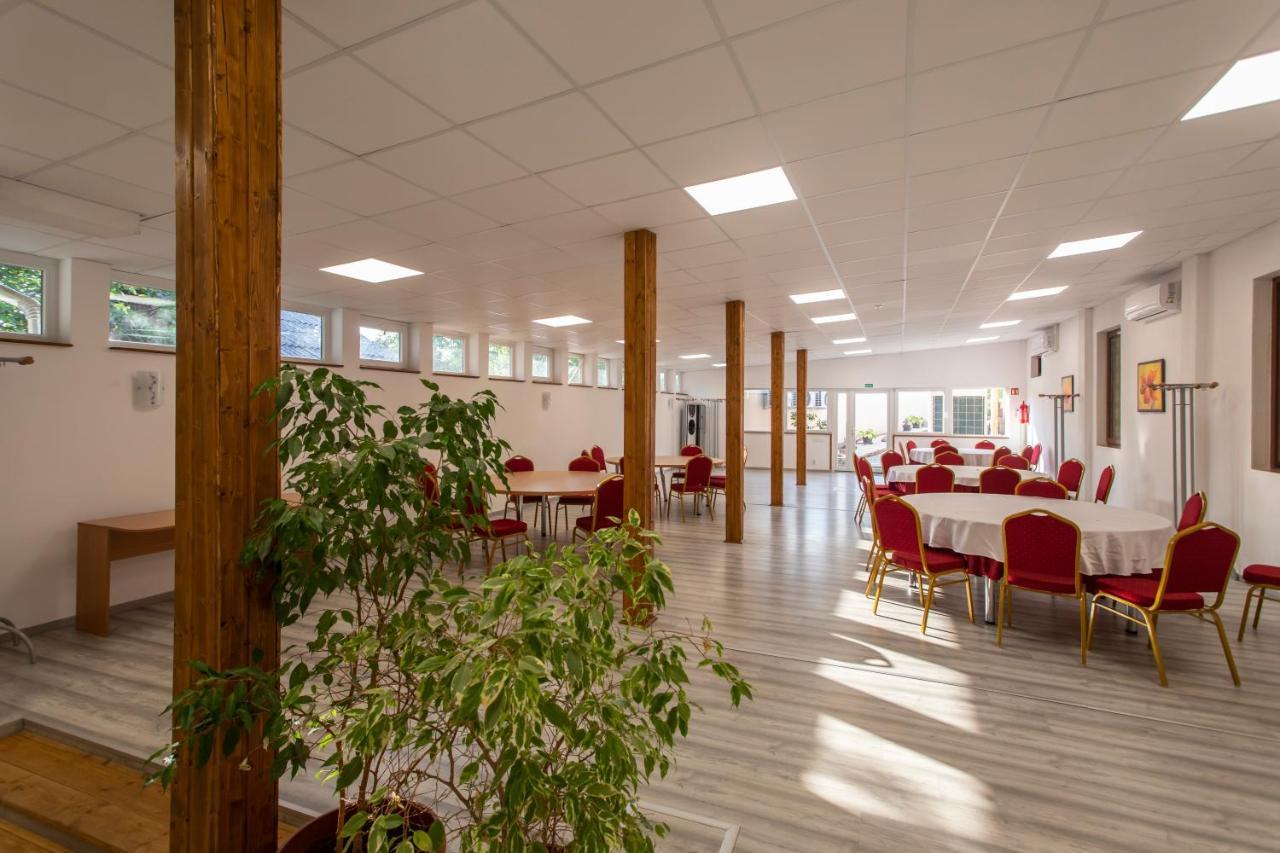 Margareta Apartman Es Ueduelohaz Bogacs Exterior photo