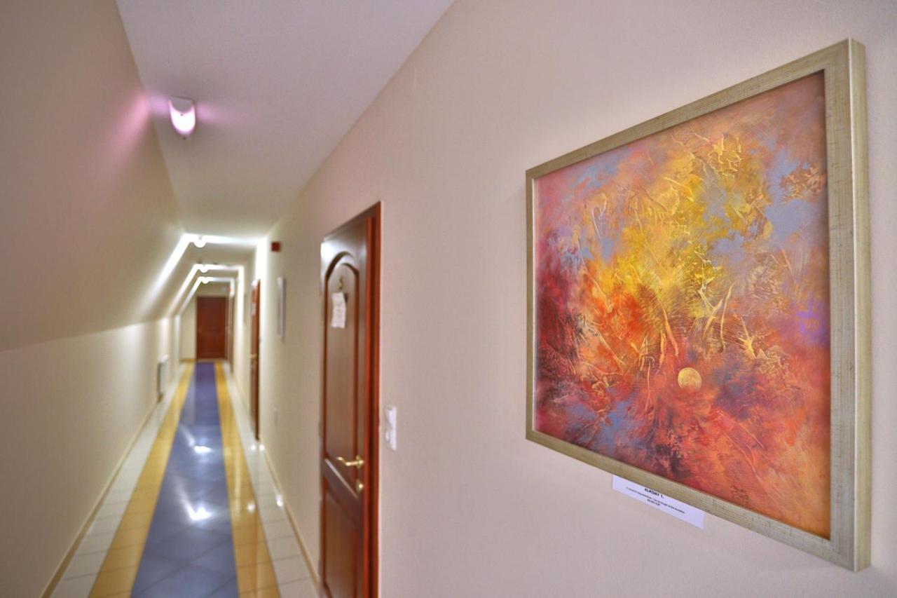 Margareta Apartman Es Ueduelohaz Bogacs Exterior photo