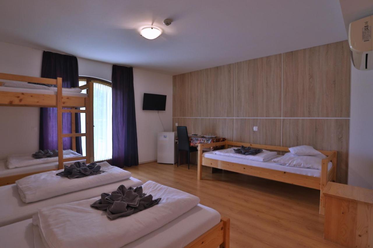 Margareta Apartman Es Ueduelohaz Bogacs Exterior photo