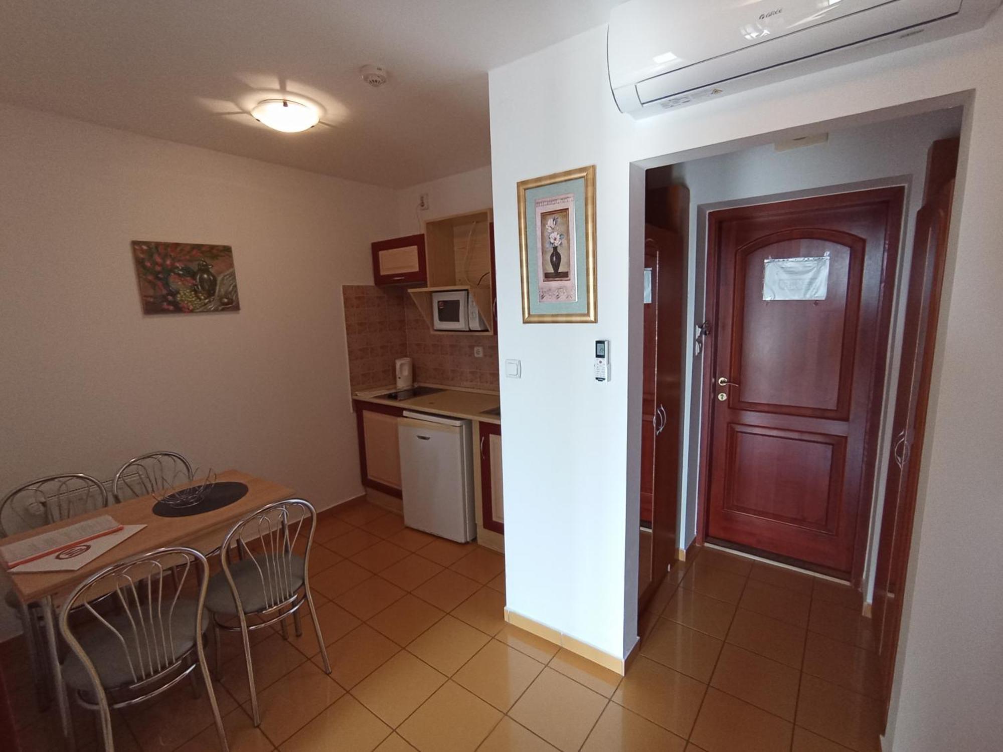 Margareta Apartman Es Ueduelohaz Bogacs Exterior photo
