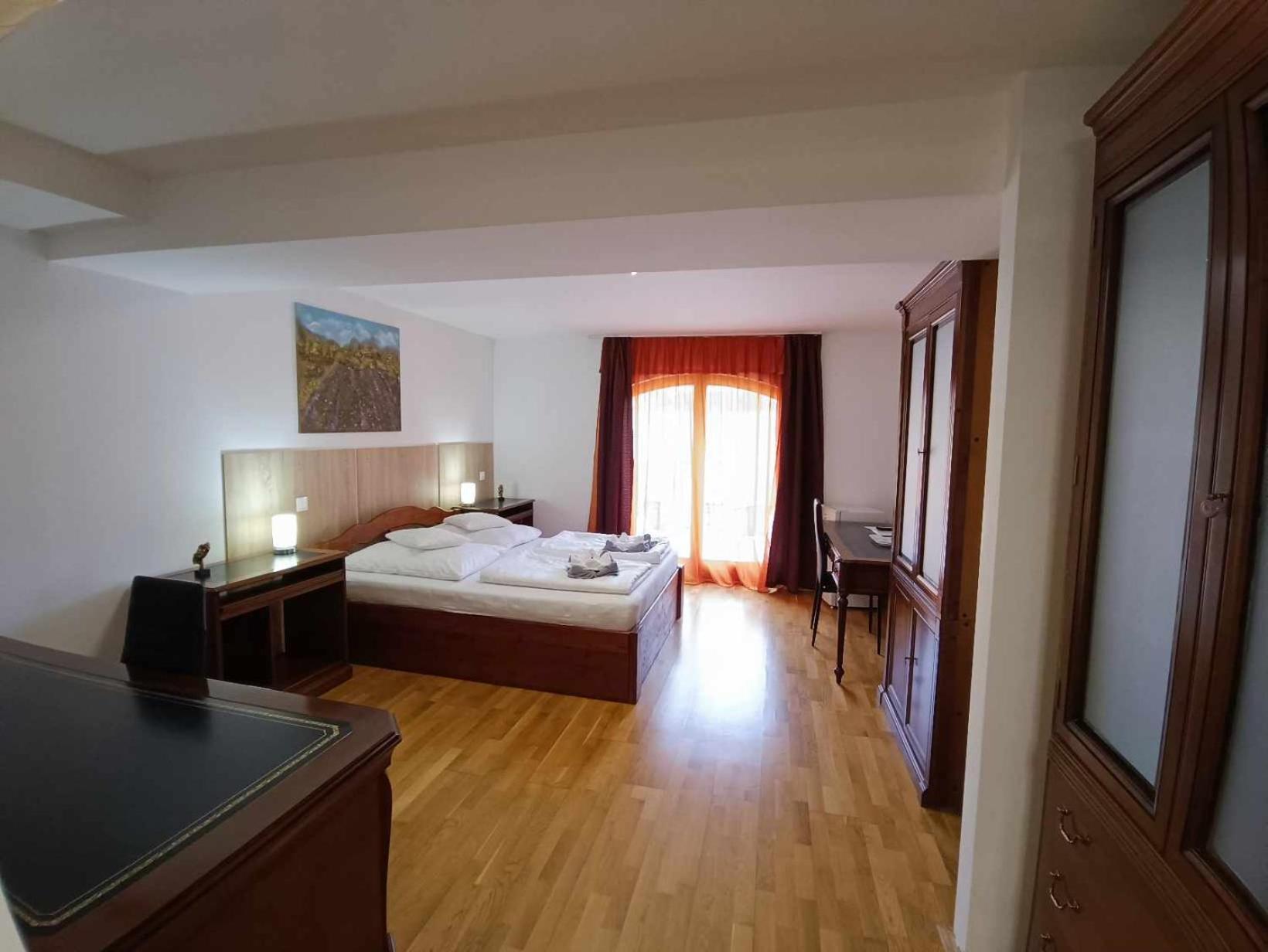 Margareta Apartman Es Ueduelohaz Bogacs Exterior photo
