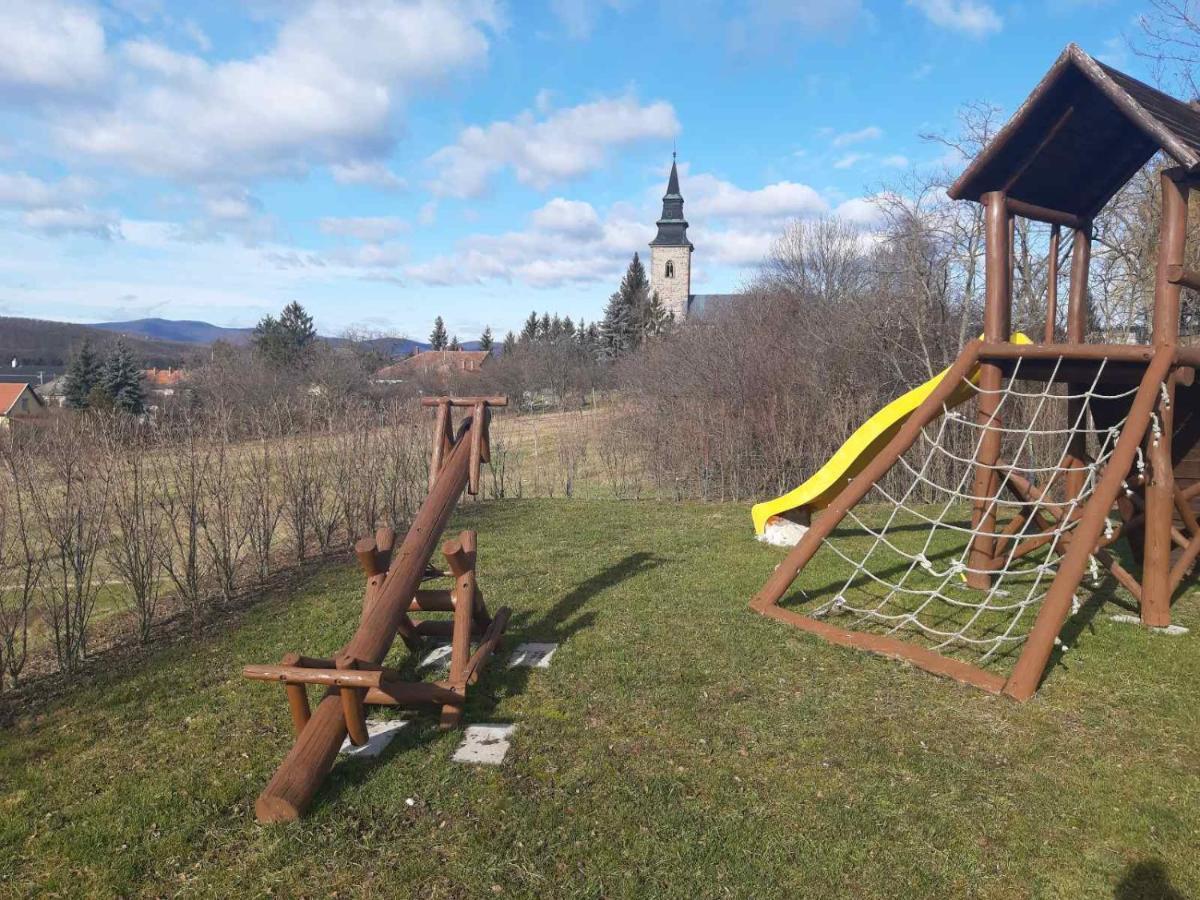 Margareta Apartman Es Ueduelohaz Bogacs Exterior photo